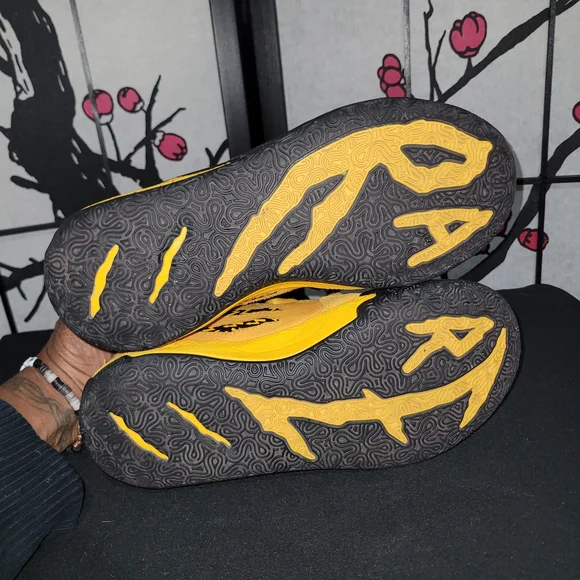 Puma Porche X  Yellow and Black Sneakers - Picture 6 of 7